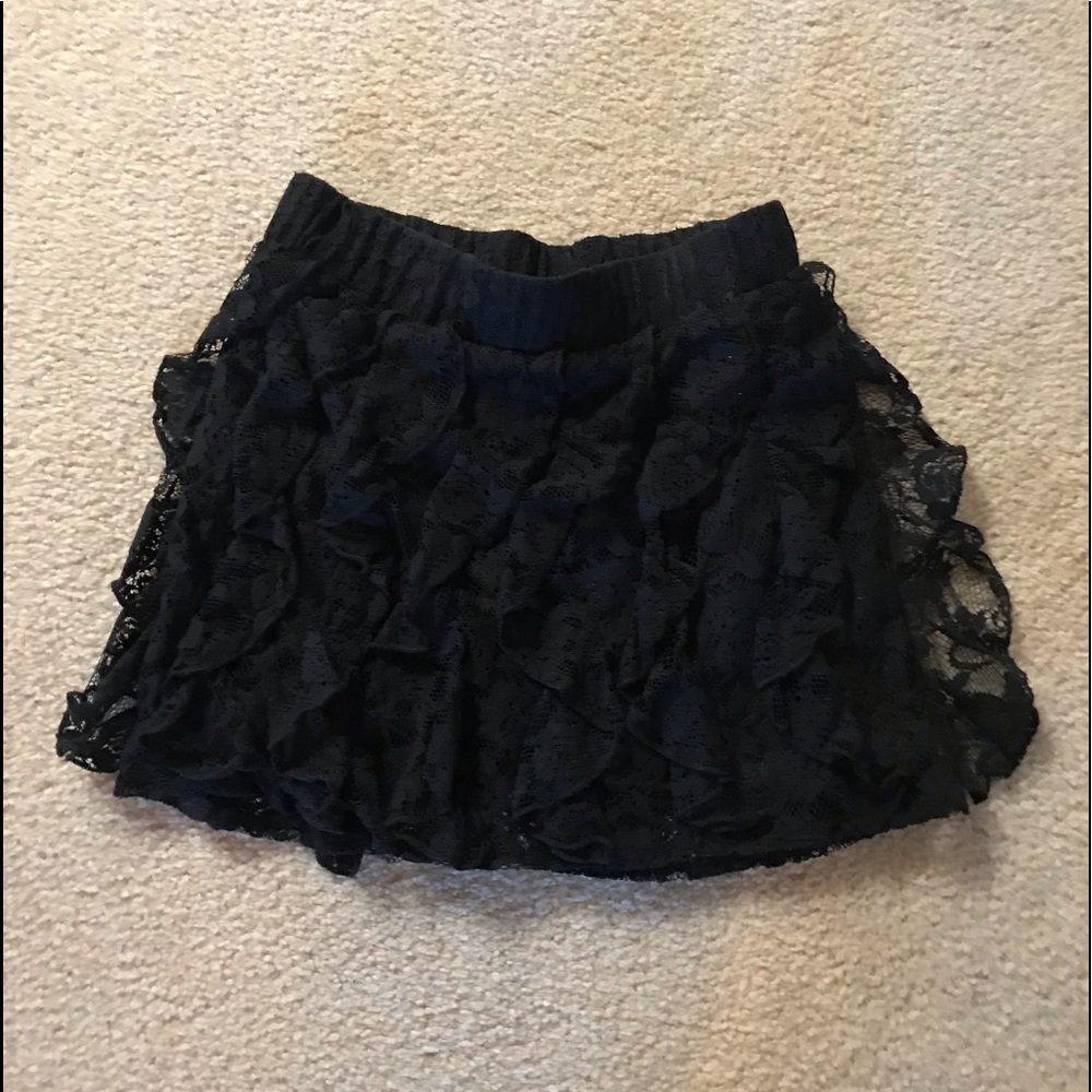 Lace skirt